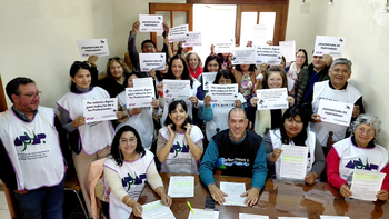 Malestar con el gobierno: profesionales van a jornada de lucha