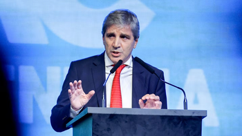Luis Caputo ante empresarios: 