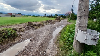 Calles intransitables, falta de luz y autogestión vecinal en el barrio San Jorge