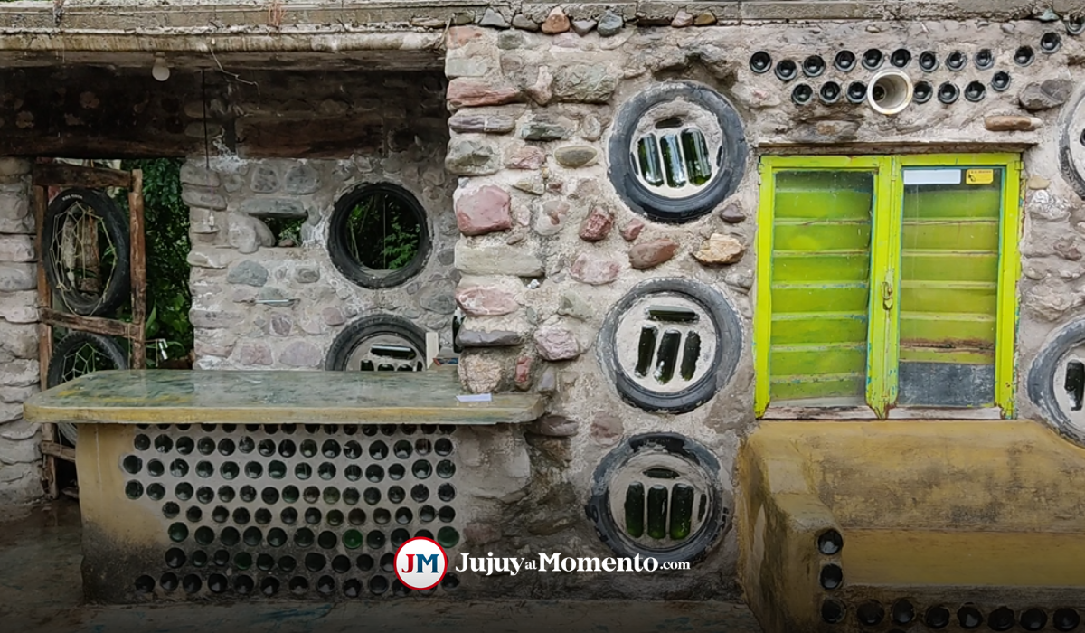 La casa de las botellas, el increíble lugar donde vive Camilo