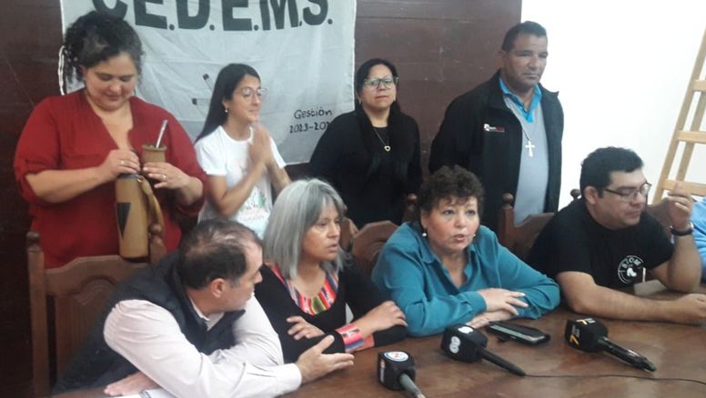 Gremios vuelven a reunirse con el gobierno: 