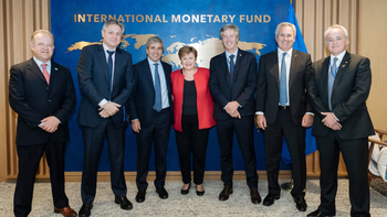 El FMI aprobó la revisión de metas y Argentina recibirá USD 2.000 millones