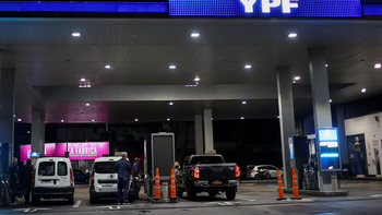 YPF aumentará el precio de los combustibles y luego lo mantendrá estable por 45 días
