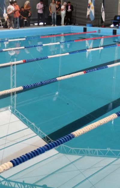 El Club Independiente reabrió su pileta climatizada tras casi tres años cerrada