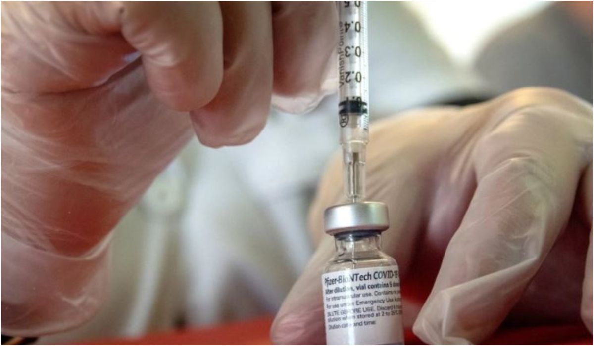 Los laboratorios de EE.UU. analizan la eficacia de sus vacunas ante la nueva variante