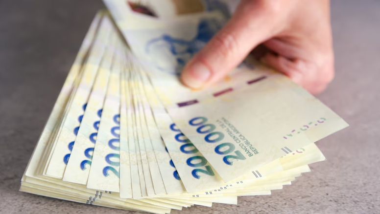 Uno por uno, los aumentos que golpean al bolsillo en mayo