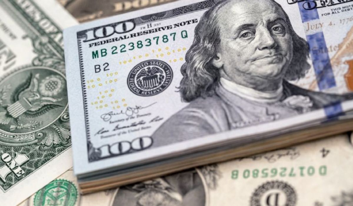 El dólar blue volvió a subir y marcó un nuevo récord