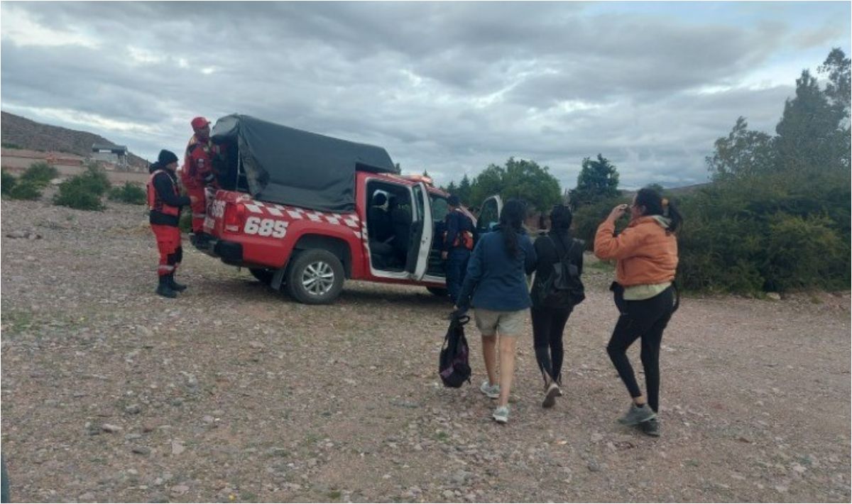 Turistas porteñas recorrían la Quebrada de las Señoritas, se perdieron y debieron rescatarlas