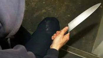 Calilegua: le exigió dinero a su abuela, le apoyó un cuchillo en el abdomen y la amenazó de muerte
