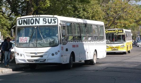 Concejales de la UCR sesionaron a escondidas y aprobaron el aumento del boleto