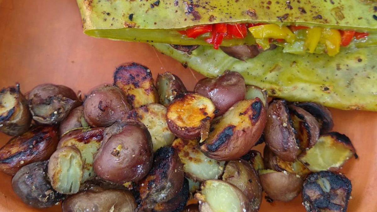 Hoy cocinamos penca de tuna rellena con verduras salteadas