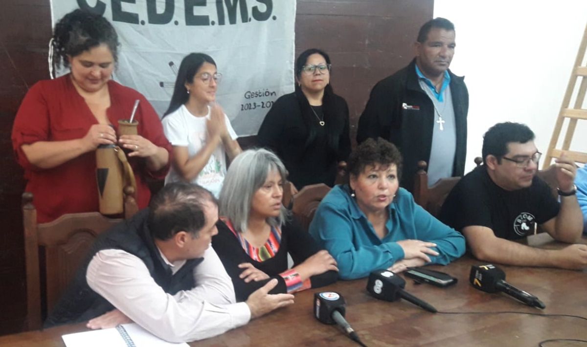 Gremios vuelven a reunirse con el gobierno: El ofrecimiento de recomposición fue insultante