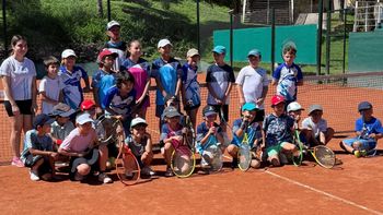 Tenis formativo: gran encuentro de escuelas en el Club Tiro