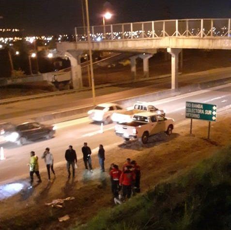 Vuelco y varios autos implicados en un accidente sobre Ruta N°9