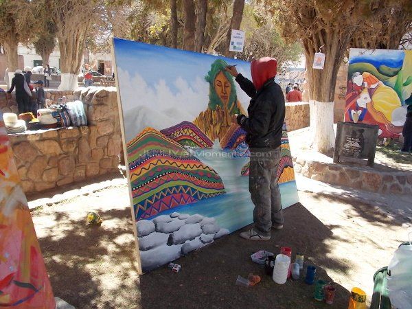 Muralistas de todo el país llenaron de color a Humahuaca