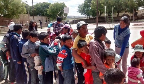 Niños de Casira tuvieron sus festejos de Reyes