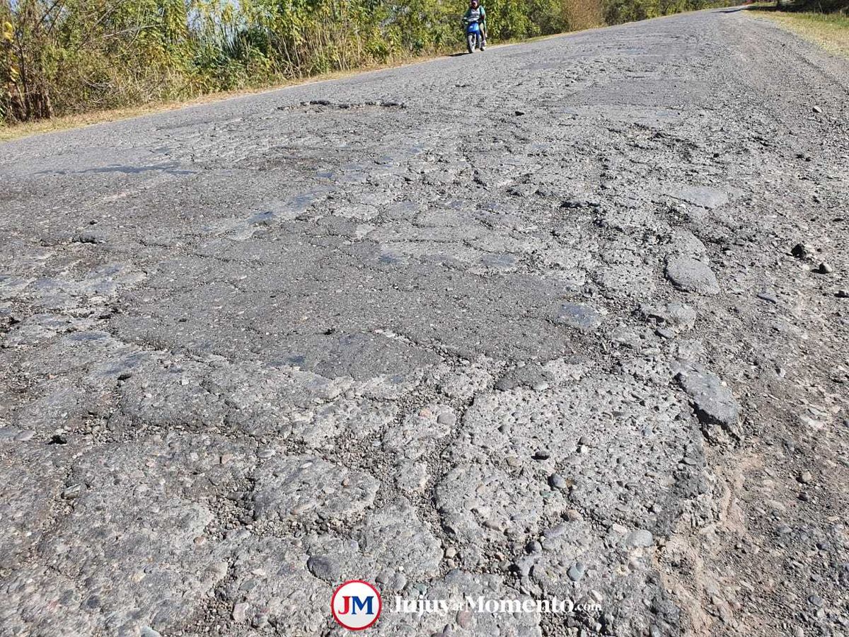 Denuncian deterioro total de la Ruta provincial N°53