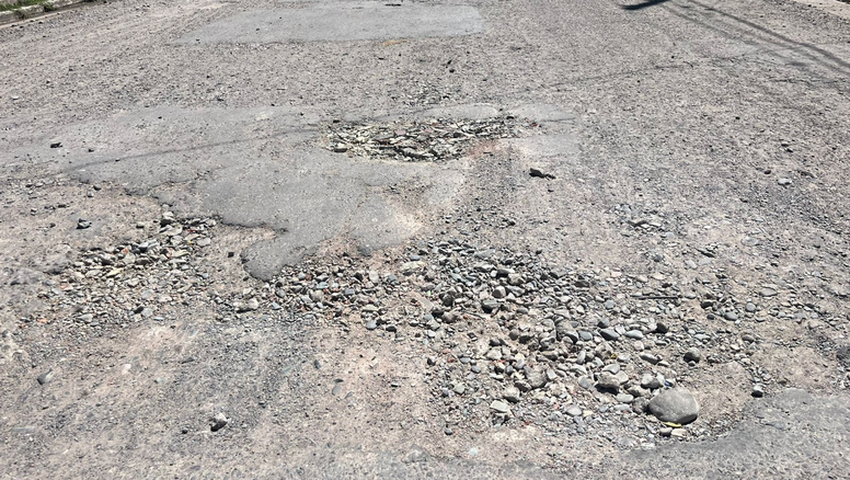 Palpalá: calles llenas de pozos y cordón cuneta en pésimo estado