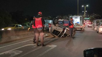 Tremendo vuelco en Avenida Savio