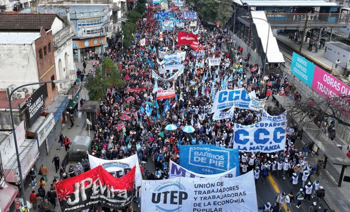 Organizaciones sociales volvieron a marchar en el centro porteño con reclamos al gobierno