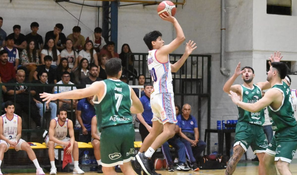 Jujuy Básquet tropezó ante Barrio Parque en el primer punto de los playoff