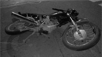 Fatalidad en Bajo La Viña: motociclista derrapó y murió en la Avenida Balbín