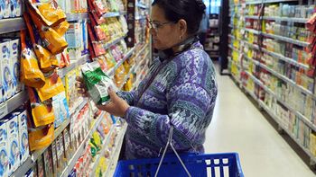 Las ventas en supermercados se hundieron 6,6% en diciembre