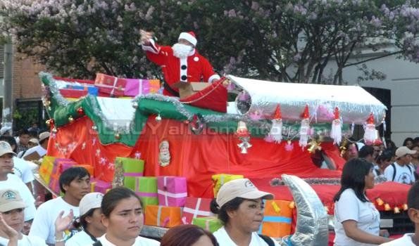 Los Reyes Magos repartieron golosinas y alegría a los más pequeños