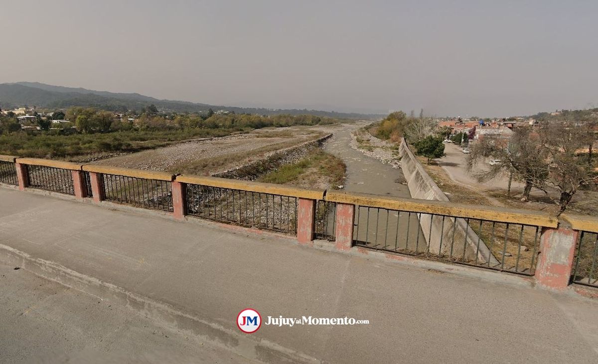 Cuerpo hallado debajo de Puente San Martín: rastrillan la zona en busca de pruebas