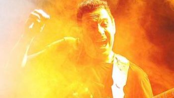 Emoción en el show de Divididos: un nene sorprendió a Ricardo Mollo