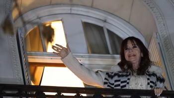 La Justicia pidió a Migraciones controlar una posible salida del país de Cristina Kirchner
