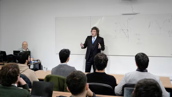 Javier Milei dio una clase de economía en una universidad privada