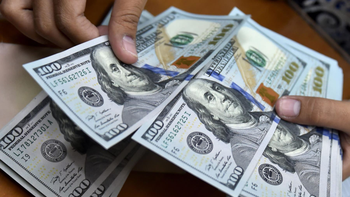 Presión cambiaria: pese a nuevas ventas oficiales, el dólar superó los $1.450 en bancos