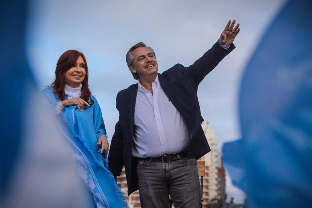 Alberto Fernández cerró su campaña con críticas y pidiendo votar boleta completa