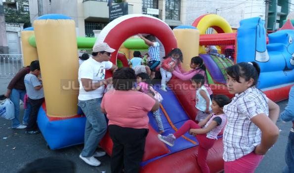 Miles de niños disfrutaron del megafestival de la Tupac Amaru