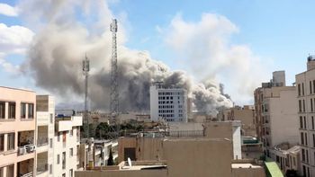 El ejército de Israel bombardeó objetivos estratégicos en el corazón de Teherán