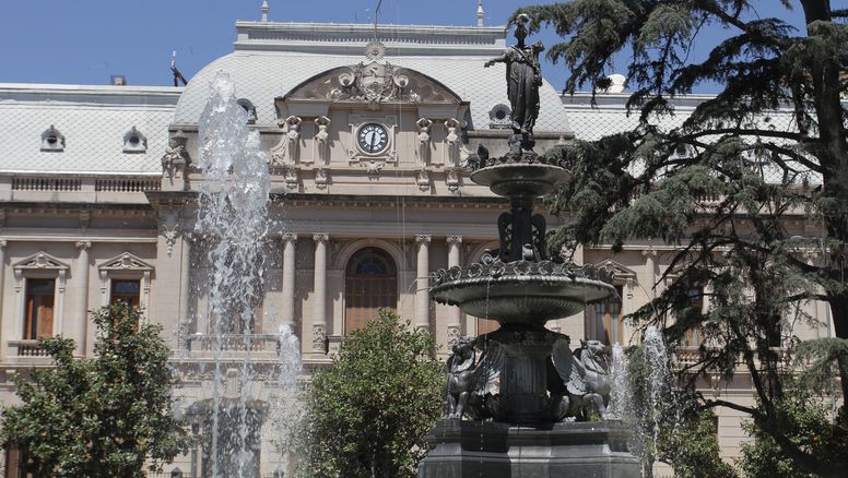 El superávit del gobierno permite otorgar un bono mucho más alto