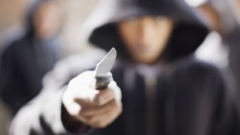 Por un problema de vieja data, un joven fue apuñalado en la espalda