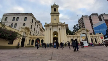 Paseo Artesanal por el Día del Padre en la explanada de la Iglesia Catedral