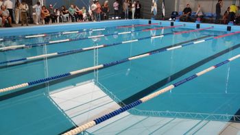 El Club Independiente reabrió su pileta climatizada tras casi tres años cerrada