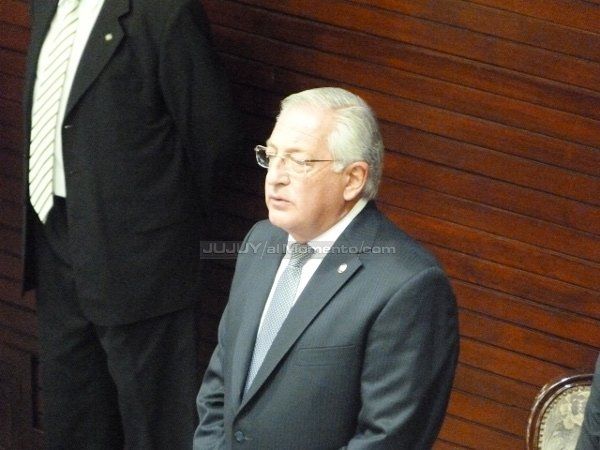 Duro cuestionamiento del gobernador a los gremios