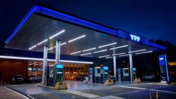 YPF ya vende la nafta 5% más barata de madrugada: en qué estaciones