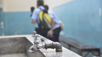 Las escuelas afectadas por los cortes de agua tendrán clases virtuales