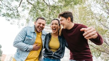 Un estudio reveló la caída del nivel de felicidad en la población argentina en 2025