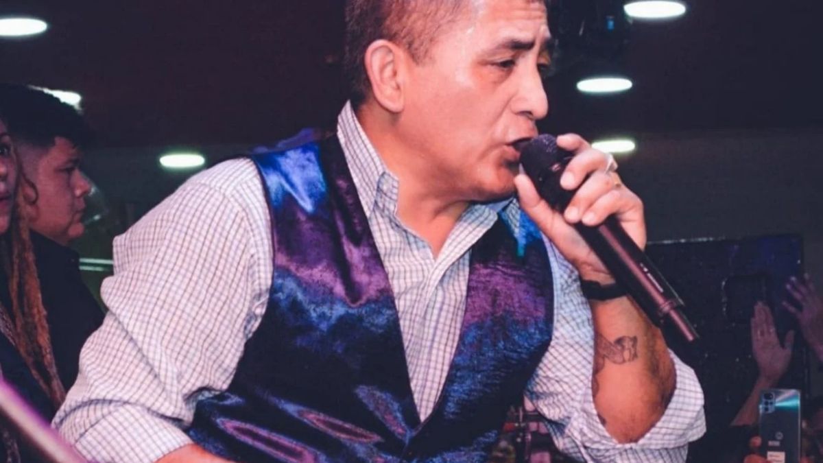 Falleció el cantante de cumbia Huguito Flores en un accidente de auto
