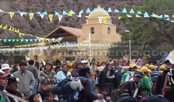 Miles de fieles acompañaron el descenso de la Virgen de Punta Corral