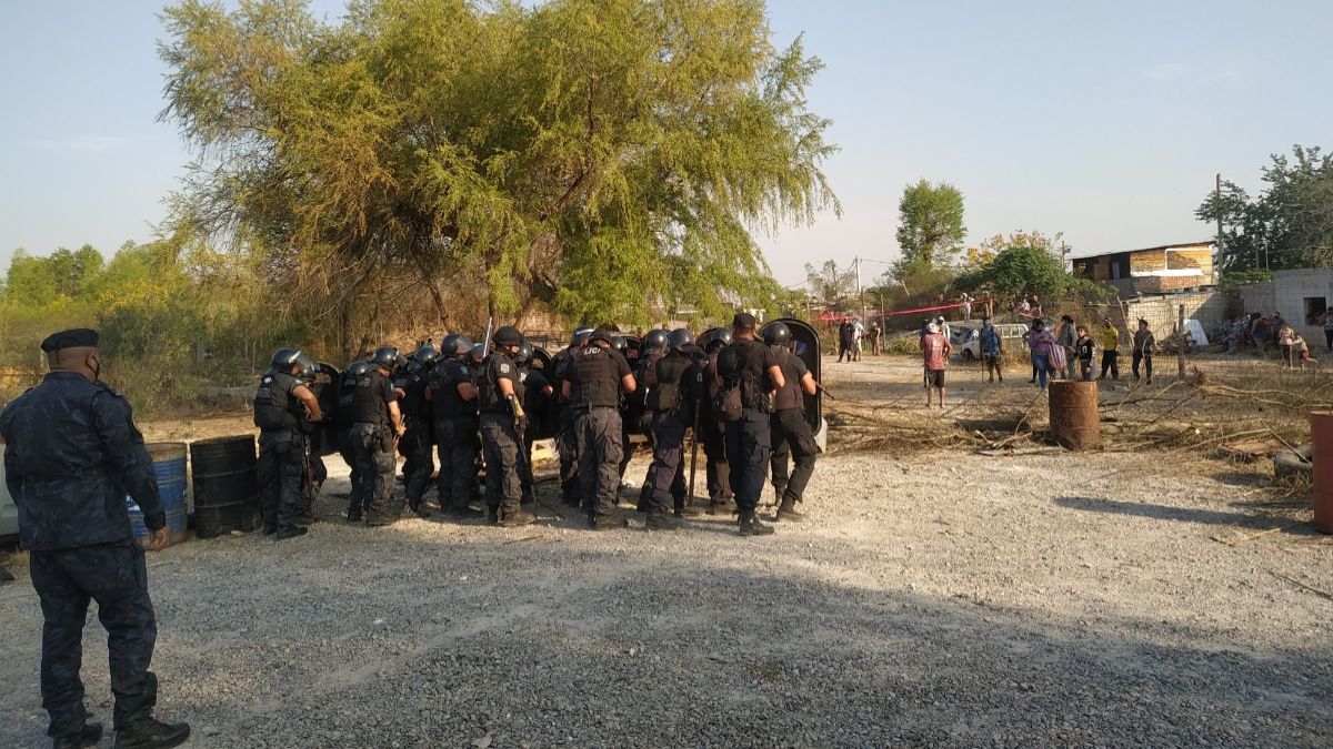 Continúan Las Tomas De Tierras 60 Personas Fueron Desalojadas En Barrio Bárcena 8548