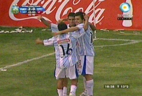 Gimnasia le ganó 2 a 0 a Defensa y se puso a tiro de la punta