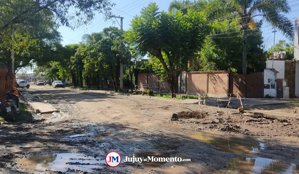 Vecinos denuncian que Agua Potable dejó un pozo en Alto Padilla