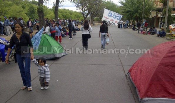 La CCC acampa frente a la Gerencia de Empleo